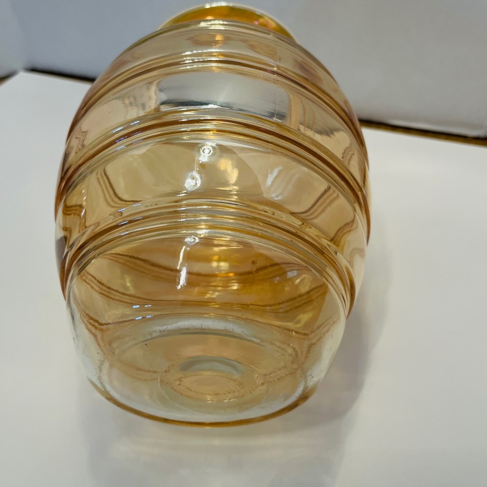 Anchor Hocking Honey-Toned Glass Vase 1950’s. 8” tall 6” at widest. - Picture 3 of 3